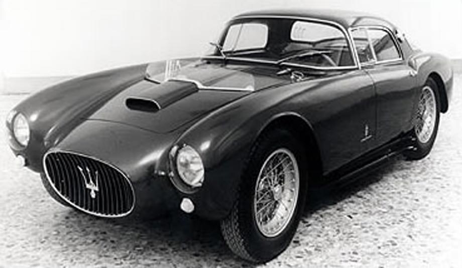 Maserati A6 – 1500 образца 1954 года.  Дизайн автомобиля разрабатывал Pininfarina. Этот автомобиль заслужил огромный авторитет на самых сложных гонках класса GT. 